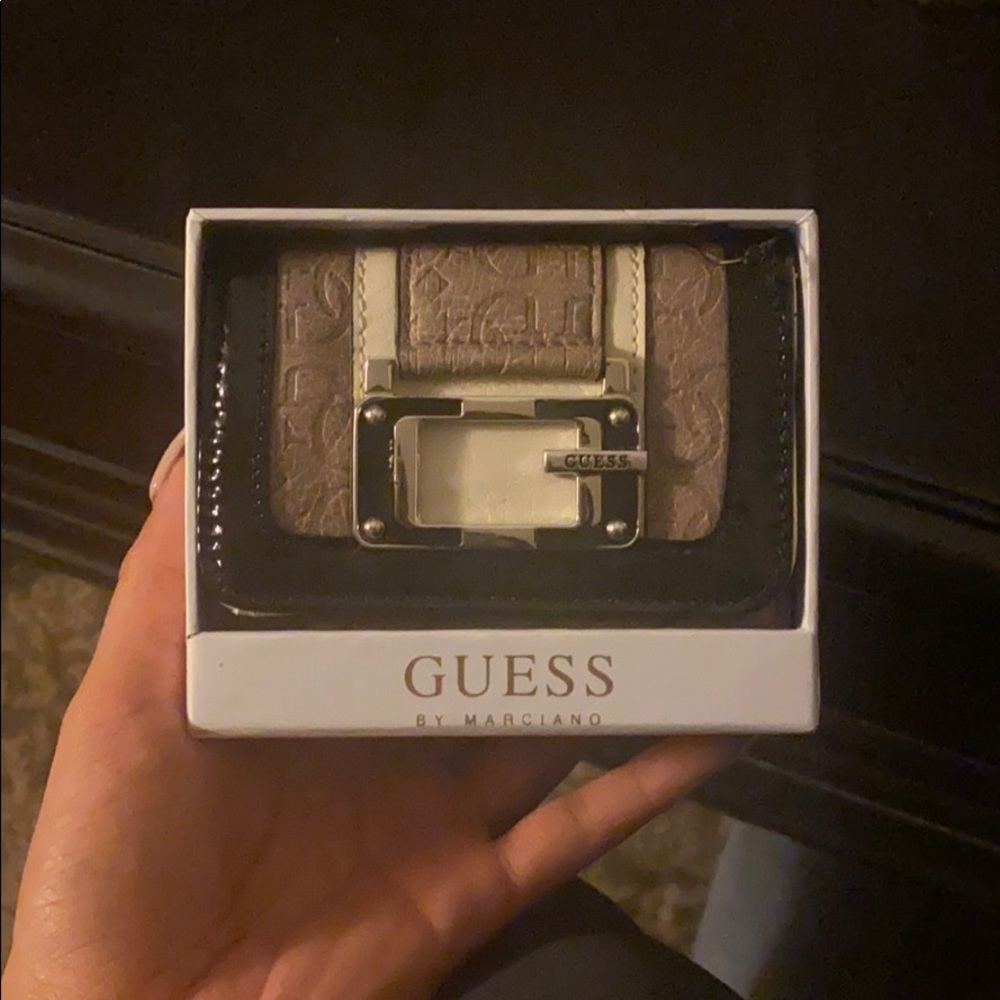Guess Wallet